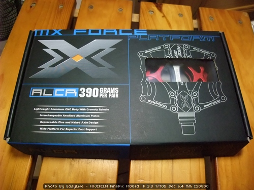 Xpedo MX-13。高質感的紅色踏板終於到貨了