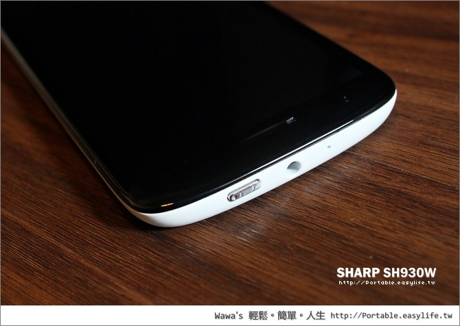 SHARP SH930W。5吋 Full HD AQUOS PHONE 智慧型手機