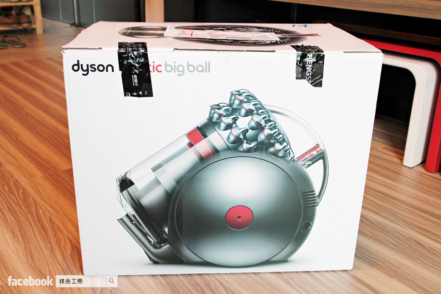 【開箱】Dyson Cinetic Big Ball CY22 圓筒式吸塵器，不倒翁貼心設計