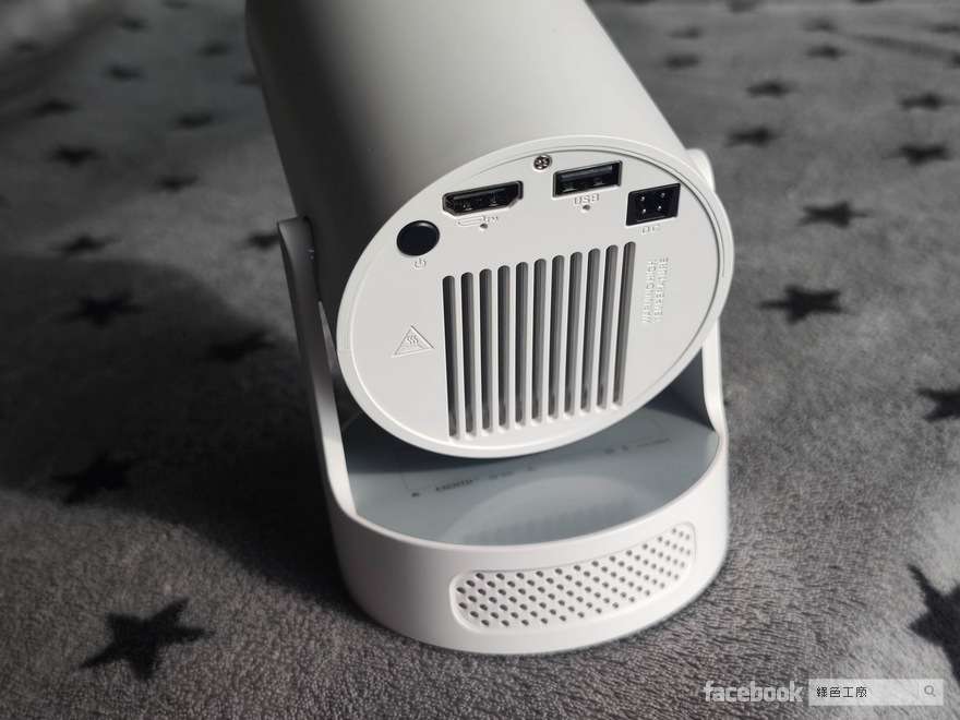 開箱 Warpple 國民輕劇院 LA3 便宜實惠的超優質的短焦投影