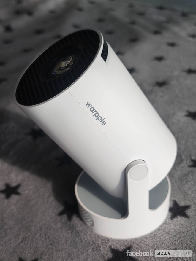 開箱 Warpple 國民輕劇院 LA3 便宜實惠的超優質的短焦投影