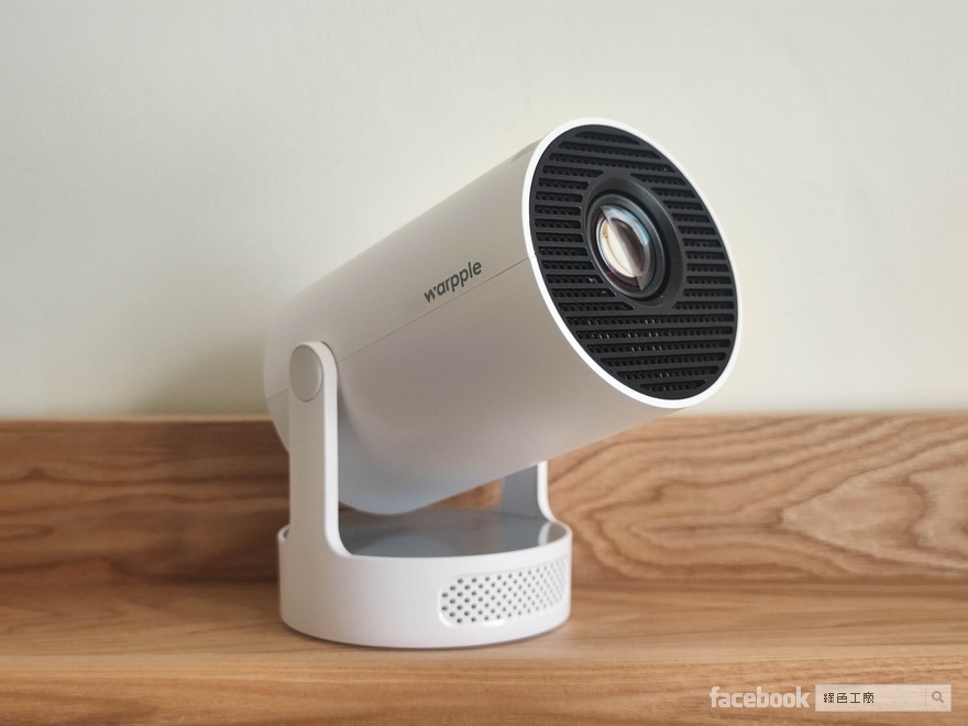 開箱 Warpple 國民輕劇院 LA3 便宜實惠的超優質的短焦投影