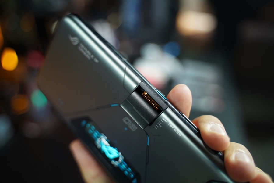 ROG Phone 6D Ultimate 空氣動力散熱閥